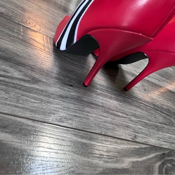 STEVE MADDEN KNOCK BOOTIES red stripe heels boots 6.5 marks on bottom see pics - Picture 12 of 16